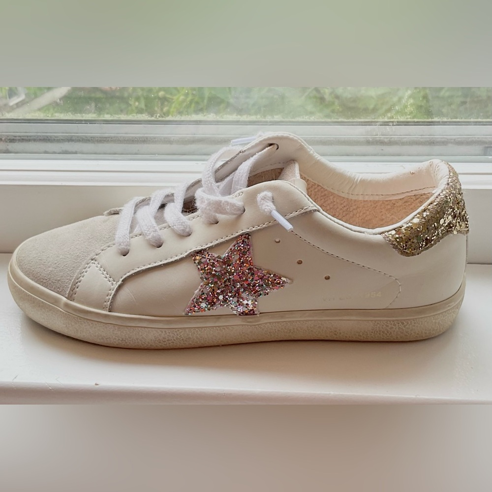 ⭐️-Vintage Havana Sneakers-⭐️
